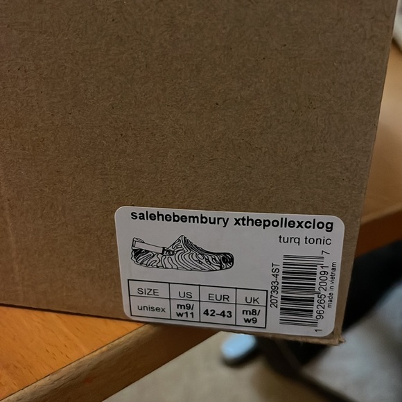 Crocs - Picture 2 of 3